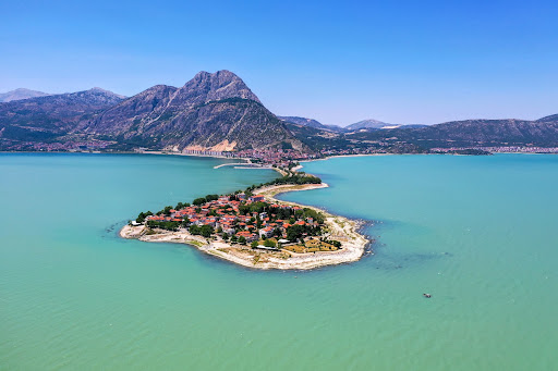 YEDİ RENKLİ EĞİRDİR GÖLÜ VE ISPARTA’NIN İÇME SUYU PROBLEMİ – fikir ısparta (ar-ge)